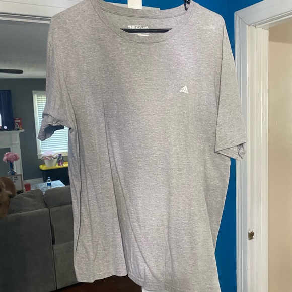 T-shirts, hoodies, button ups and pullovers - Picture 12 of 13